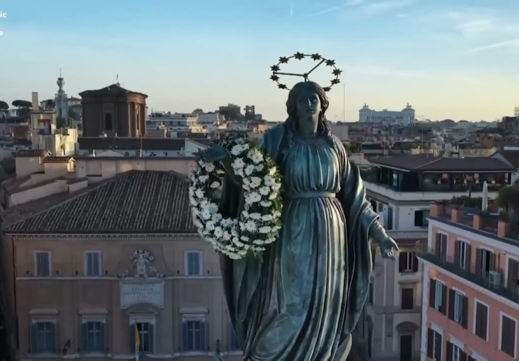 Pope: May Mary lead humanity to Jesus