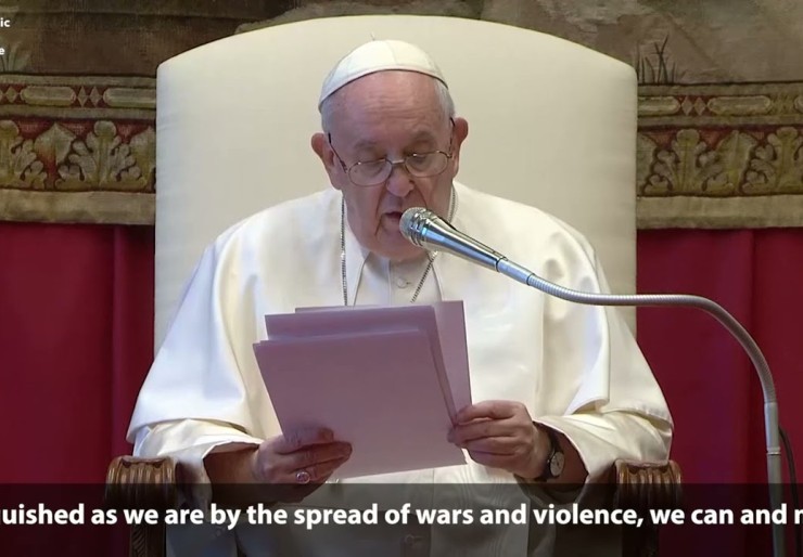 Pope: End wars of all kinds this Christmas 