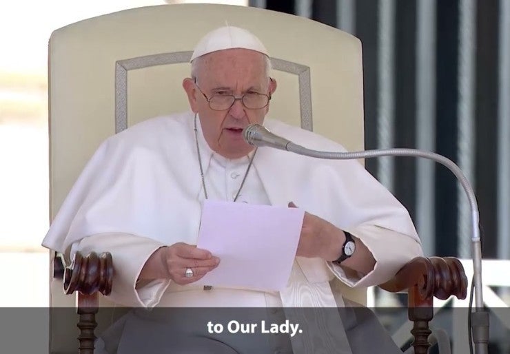 Pope: Pray to Mary for peace in Ukraine