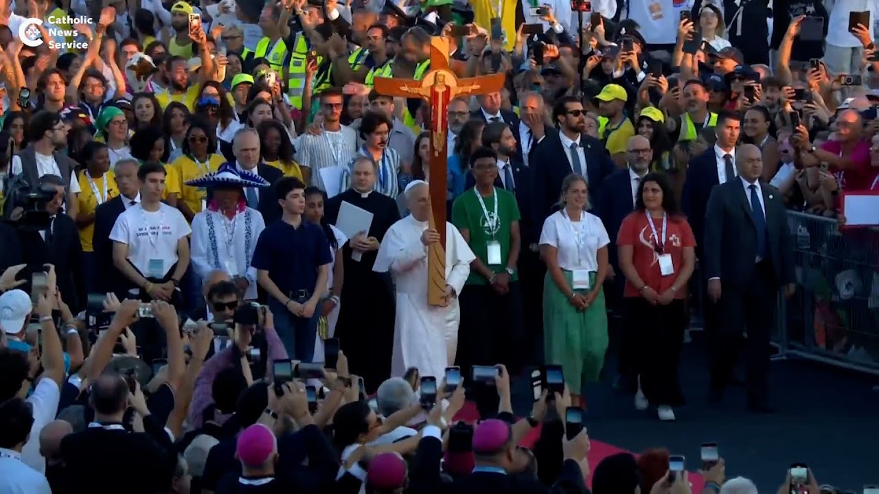 Pope Leo XIV leads vigil with 1 million youth